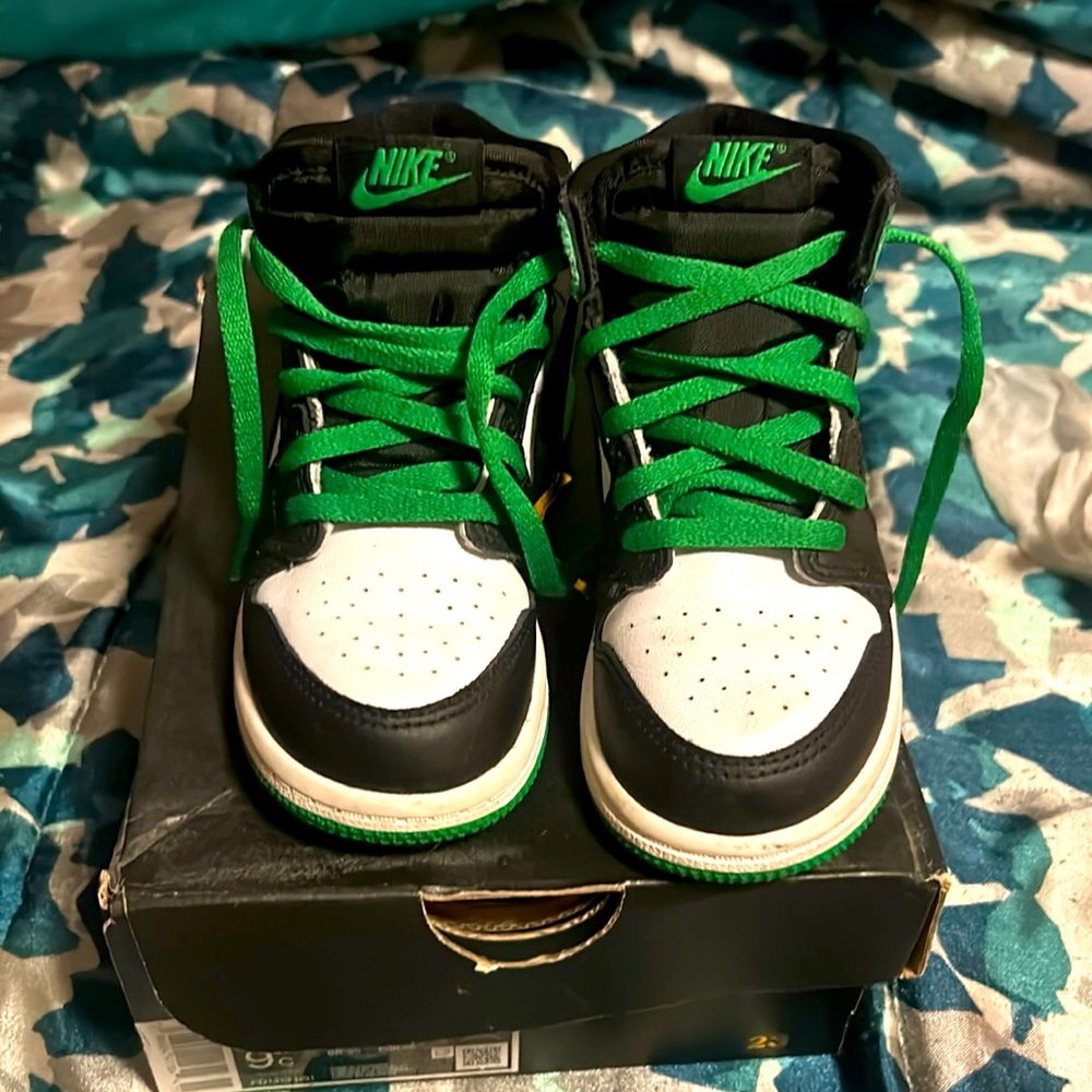 Air Jordan 1 High OG "Lucky Green"  Size 9c